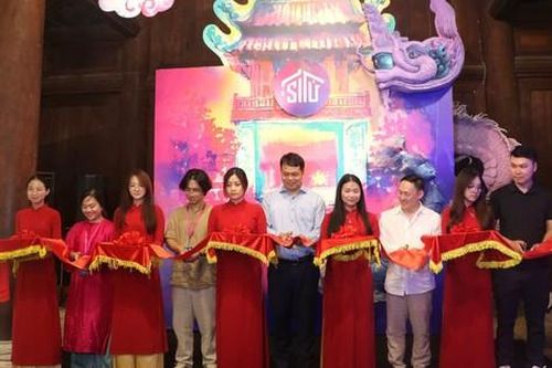 Triển lãm tranh truyền cảm hứng cho các sĩ tử bước vào mùa thi