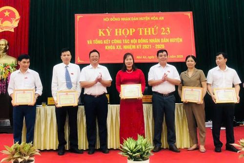 Phó Chủ tịch HĐND tỉnh Nông Thanh Tùng dự Kỳ họp thứ 23, HĐND huyện Hòa An khóa XX