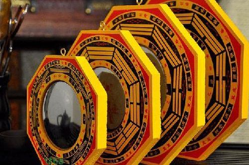 Khi sử dụng gương bát quái, gia chủ cần lưu ý gì để không bị ảnh hưởng sức khỏe và sự thịnh vượng