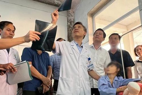 Tăng cường nhân lực y tế cơ sở: Giải pháp từ luân chuyển và hỗ trợ tuyến trên