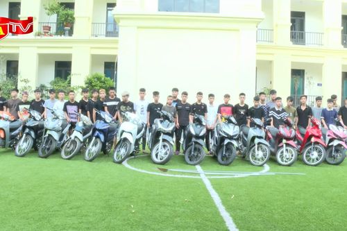 Khởi tố 29 thanh niên mang hung khí diễu phố, quay clip đăng mạng