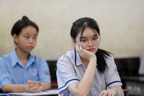 Cãi nhau, tổn thương vì chuyện xét tuyển khối C