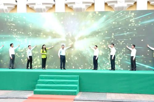 Hà Nội: tiên phong vận hành thiết bị vệ sinh môi trường hiện đại