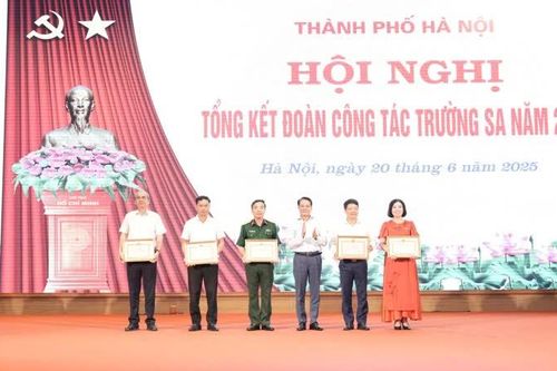 Đoàn công tác Trường Sa thành phố Hà Nội năm 2025 hoàn thành xuất sắc nhiệm vụ