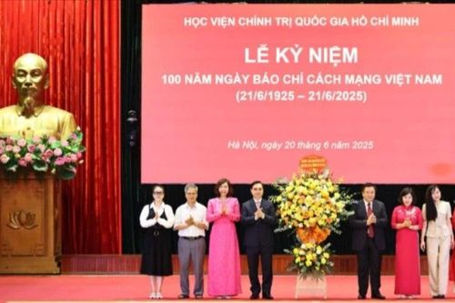Làm báo bằng tinh thần của người cán bộ Đảng