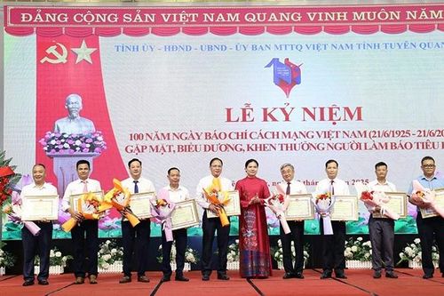 Tuyên Quang gặp mặt, biểu dương, khen thưởng người làm báo tiêu biểu