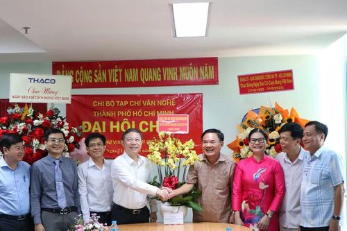 Đoàn đại biểu TPHCM thăm chúc mừng cơ quan báo chí