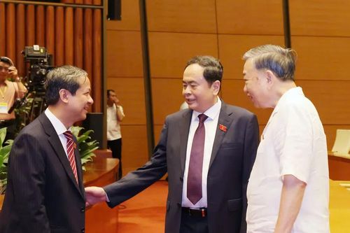Bộ trưởng Bộ GD-ĐT: Người lớn không còn đánh nhau thì không còn bạo lực học đường