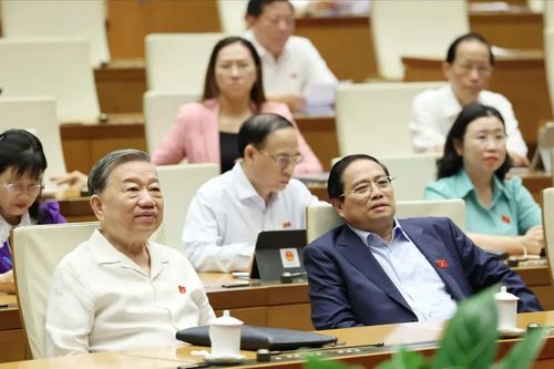 Năm 2027 sẽ thí điểm thi tốt nghiệp THPT trên máy tính ở nơi có điều kiện