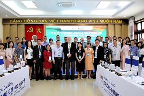 Giảng viên khối trường Kinh tế cập nhật các xu hướng mới về kế toán và tài chính