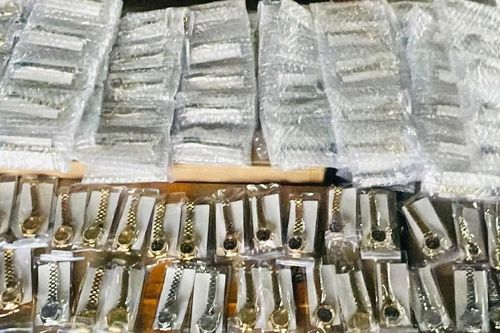 Hải quan thu giữ 450 đồng hồ giả nhãn hiệu ROLEX trị giá 45 tỷ đồng