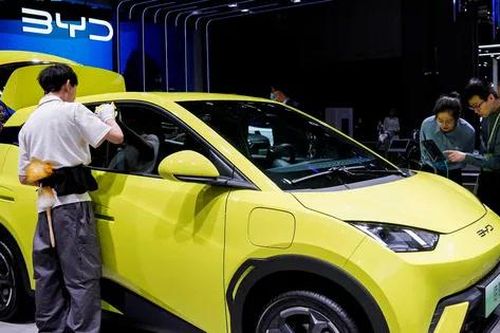 Trợ cấp mua ô tô ở Trung Quốc bị rút cạn vì doanh nghiệp lách luật