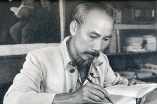 Bác Hồ và yêu cầu về tính chính xác, chân thực của báo chí