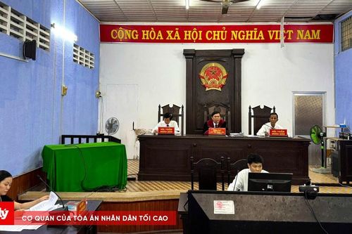 3 bị cáo lĩnh án hơn 27 năm tù vì mua bán ma túy đá
