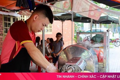 Quán nước bình dân đắt hàng ngày hè