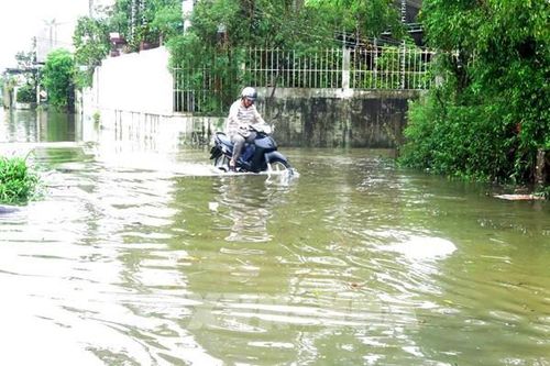 Cần Thơ mưa to nhất từ đầu năm, nhiều tuyến đường ngập sâu