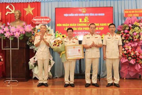 Viện Kiểm sát nhân dân tỉnh họp mặt kỷ niệm ngày truyền thống