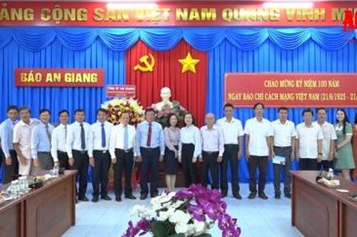 Lãnh đạo tỉnh An Giang chúc mừng các cơ quan báo chí