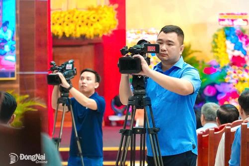 Kỷ niệm 100 năm Ngày báo chí Cách mạng Việt Nam (21-6) Nhà báo hiện đại làm chủ công nghệ