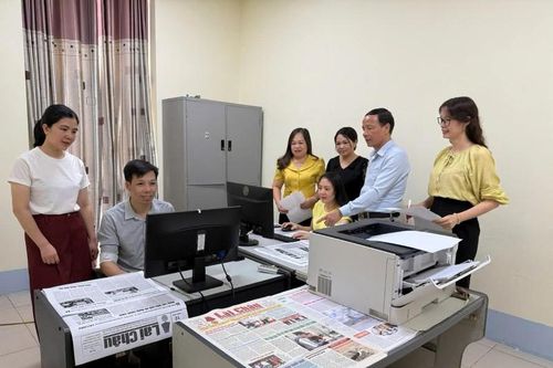 Cầu nối thông tin, định hướng dư luận xã hội