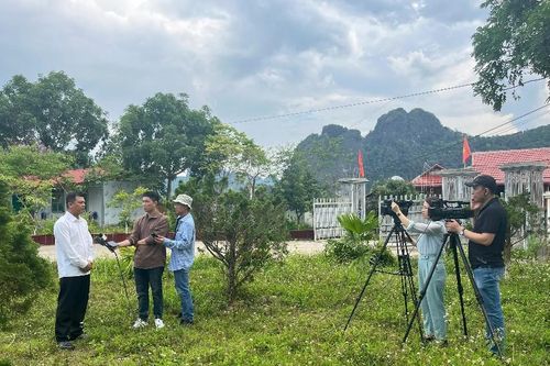 Hòa mình vào sự kiện