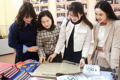KỶ NIỆM 100 NĂM NGÀY BÁO CHÍ CÁCH MẠNG VIỆT NAM (21/6/1925 - 21/6/2025): Gần nửa thế kỷ đưa báo chí đến bạn đọc