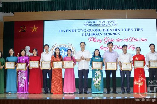Biểu dương 71 điển hình tiên tiến ngành Giáo dục và Đào tạo