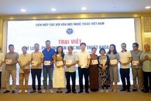 Bế mạc Trại viết Lý luận phê bình Văn học nghệ thuật khóa VIII
