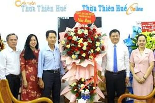 Lãnh đạo thành phố chúc mừng các cơ quan báo chí nhân kỷ niệm 100 năm Ngày Báo chí Cách mạng Việt Nam