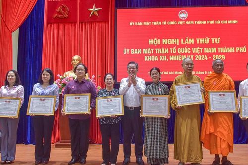 Hội nghị lần thứ 4 khóa XII và công bố quyết định kết thúc hoạt động Ủy ban MTTQVN TP.HCM