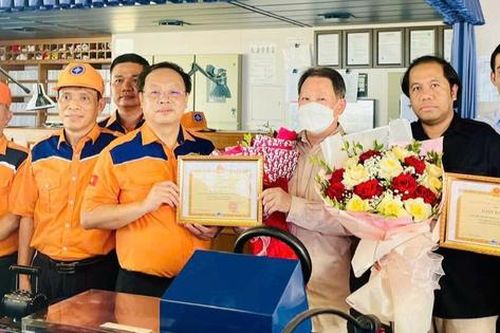 Tuyên dương tàu nước ngoài cứu 11 ngư dân trên biển Hải Phòng