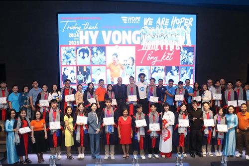 'Cánh chim Hy Vọng' rời tổ: Lễ trưởng thành đầy xúc động của 21 học sinh đặc biệt
