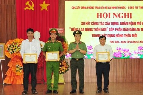 Sơ kết công tác xây dựng, nhân rộng mô hình 'Tiếng loa nông thôn mới'