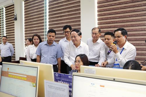 Ngày đầu vận hành mô hình chính quyền 2 cấp ở Bình Định: Chạy thử nhưng làm thật