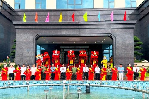 Gắn biển trụ sở làm việc mới của Công an tỉnh Kiên Giang