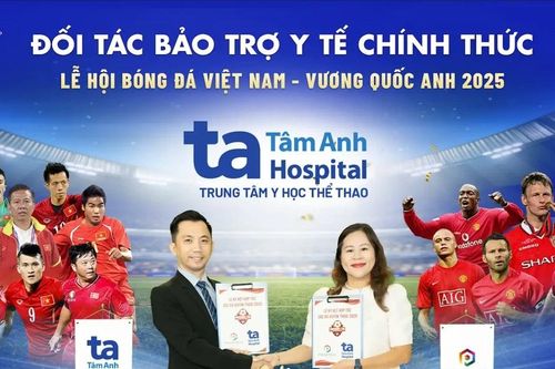Huyền thoại Manchester Reds được chăm sóc sức khỏe chuyên sâu trước trận giao hữu tại Đà nẵng