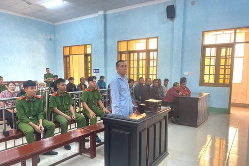 Trả giá vì lừa tiền của đồng bào