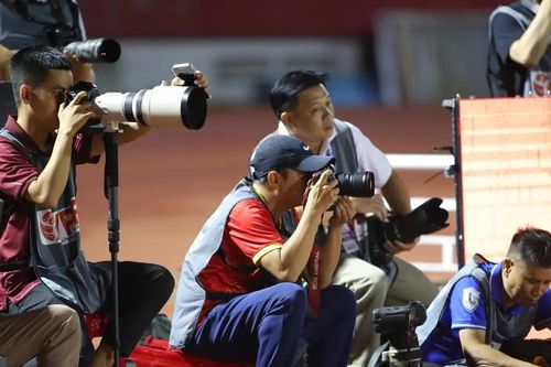 Yêu lắm nghề phóng viên thể thao!