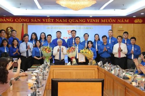 Công bố thành lập Đoàn TNCS Hồ Chí Minh MTTQ, các đoàn thể Trung ương