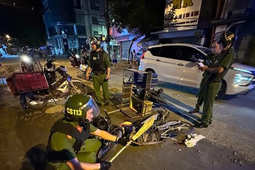 Bắt giam nhóm đối tượng ngang nhiên chém người giữa đường