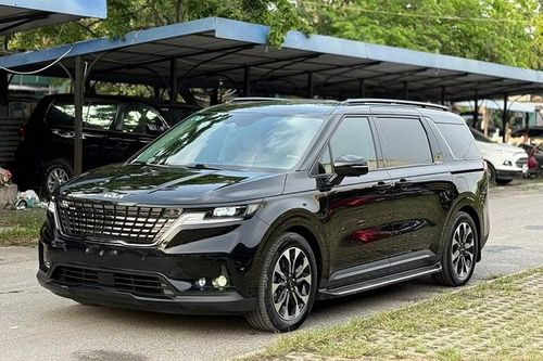 Kia Carnival đang giảm tới 210 triệu đồng tại đại lý Việt