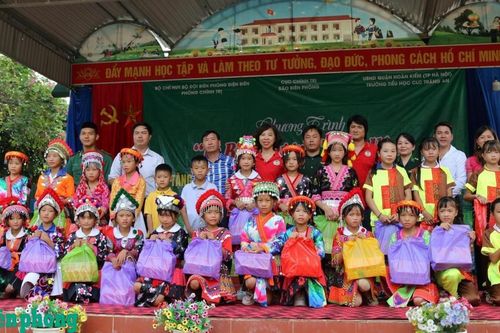 Thấu hiểu, sẻ chia với quân và dân biên giới