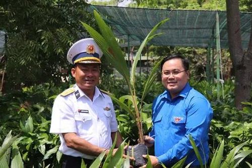 Dừa Bến Tre đến Trường Sa