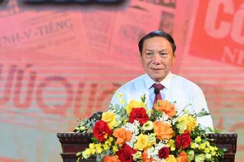 Mãi mãi tấm lòng son, ngòi bút sắc