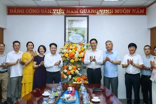 Lãnh đạo Petrovietnam chúc mừng Tạp chí Năng lượng Mới - PetroTimes và Tạp chí Dầu khí