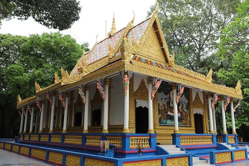 Ngôi chùa cổ ở Sóc Trăng nổi tiếng với loài dơi khổng lồ, heo 5 móng