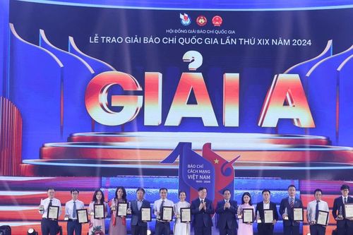 Toàn cảnh Lễ trao Giải Báo chí Quốc gia lần thứ XIX năm 2024