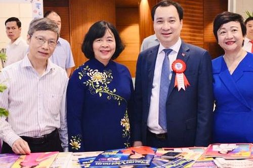 Lãnh đạo Đảng, Nhà nước thăm gian trưng bày Báo Phụ nữ Việt Nam tại Hội báo toàn quốc 2025