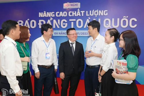 Phát huy vai trò báo Đảng trong tuyên truyền xây dựng Đảng