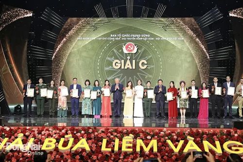Mài giũa 'mắt sáng, lòng trong, bút sắc'